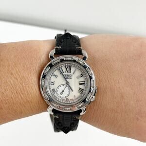 Fendi Round Watch With 4 Interchangable Leather Bands